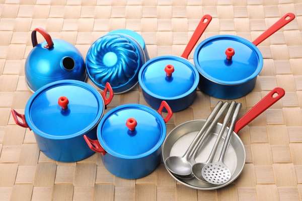 Blue Diamond Ceramic Cookware Set