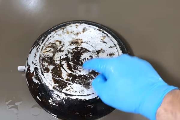 Cleaning Aluminum Cookware