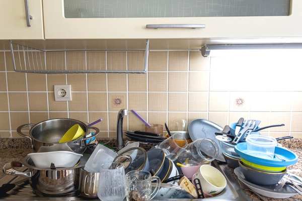 Need to Clean Your Glass Cookwares