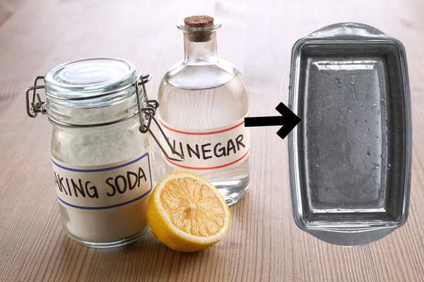 Glass Cookware Clean with Baking Soda 