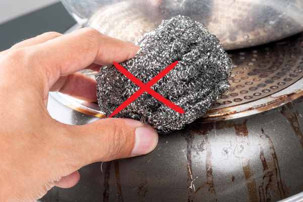 Avoiding Harsh Abrasives for clean Pans And Pots