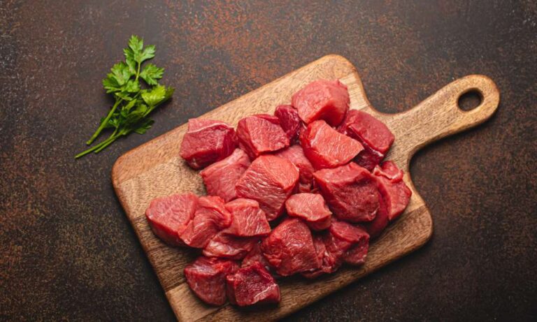 how-to-clean-wood-cutting-board-after-raw-meat