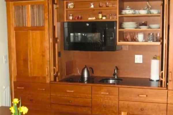 Amezquita Kitchen Cabinet