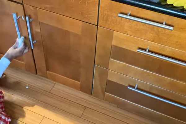 Cabinets Cleaning Supplies