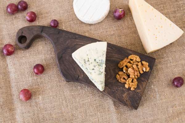 Choosing The Perfect Cheese Board