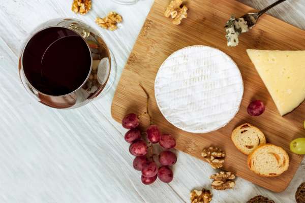 Pairing Brie With Accompaniments