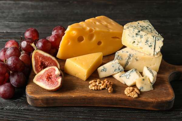 The Art Of Pairing Wine And Cheese