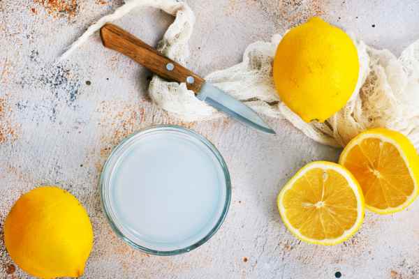 Lemon Juice for cuttin board cleaning