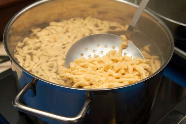 Cooking Spaetzle With A Colander