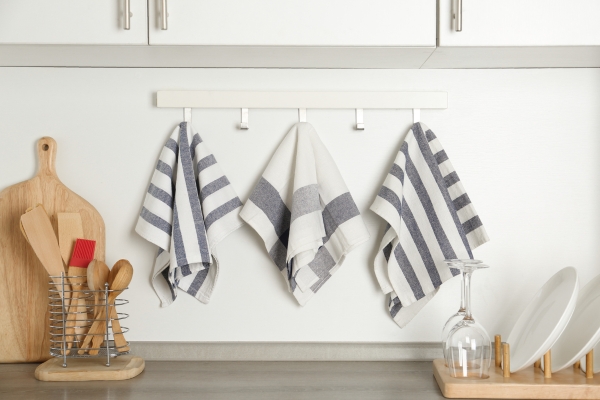 Drawer Pulls Or Knobs Hang Kitchen Towels