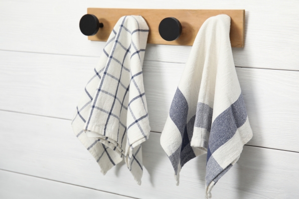 Magnetic Or Adhesive Holders Hang Kitchen Towels